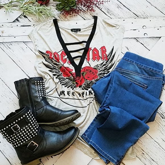 Plus Love J Rock Star Cap Sleeve V-Neck Tee - Picture 7 of 7